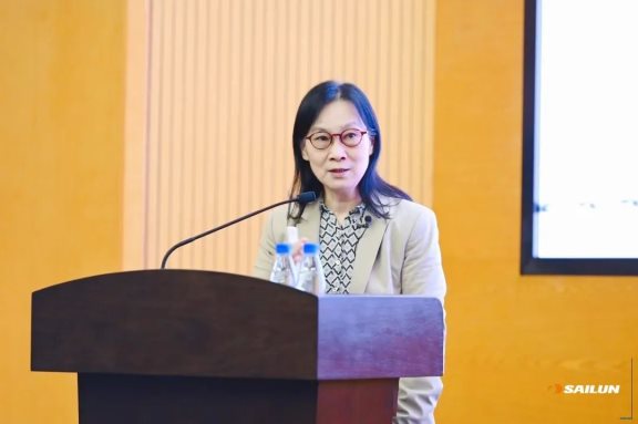 北大國(guó)發(fā)院BiMBA商學(xué)院院長(zhǎng)陳春花教授講話