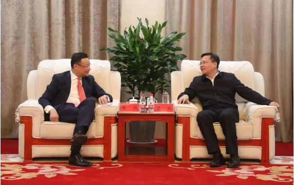 烏海市委書記唐毅會(huì)見卡博特執(zhí)行副總裁朱戟